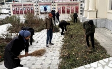 Шамбегӣ дар назди бинои МИҲД-и ноҳия